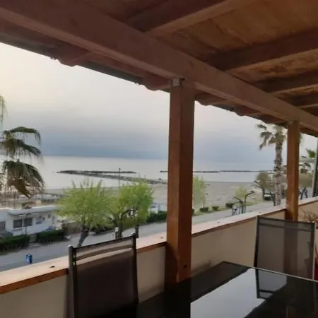 Casa Mare Abruzzo شقة مارتينسيكورو